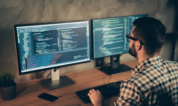 Profissionais Tech: os desafios na busca e retenção de talentos em tecnologia 